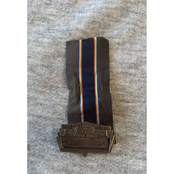 Vintage Fort Snelling Round Tower Minnesota P336 Metal Badge - Picture 1 of 5